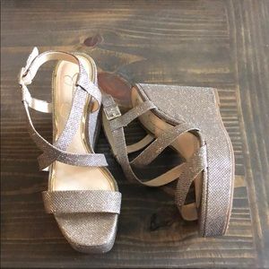 Worn once 👏🏼 JS Wedges